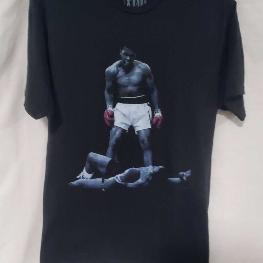 Mahammad Ali T-shirt size Black Medium